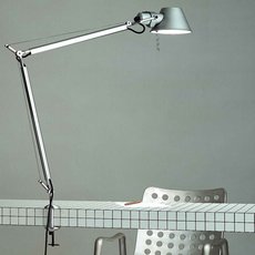 Офисная настольная лампа Artemide A001000+A004100 (Michele De Lucchi, Giancarlo Fassina)