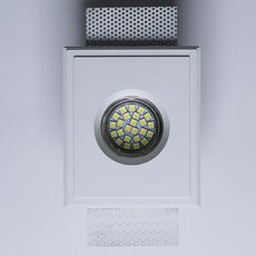 Точечный светильник с арматурой белого цвета, плафонами белого цвета SvDecor SV 7423