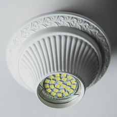 Точечный светильник с плафонами белого цвета SvDecor SV 7148
