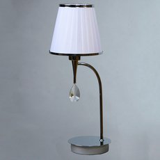Настольная лампа с плафонами белого цвета Brizzi MA01625T/001 Chrome