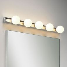 Светильник для ванной комнаты с арматурой хрома цвета, плафонами белого цвета Astro 0957