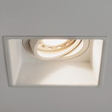 Точечный светильник с арматурой белого цвета Astro 5737