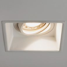 Точечный светильник с арматурой белого цвета Astro 5740