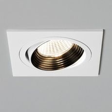 Точечный светильник с арматурой белого цвета, металлическими плафонами Astro 5751