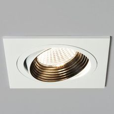 Точечный светильник с арматурой белого цвета, металлическими плафонами Astro 5761