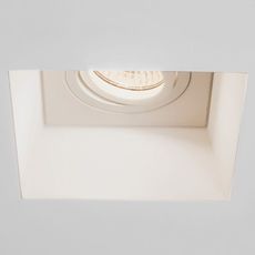 Точечный светильник с арматурой белого цвета, гипсовыми плафонами Astro 7345