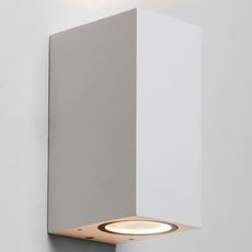 Светильник для ванной комнаты с арматурой белого цвета, плафонами белого цвета Astro 7565