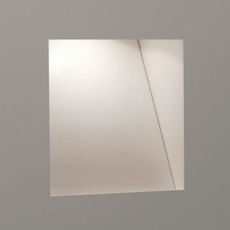 Встраиваемый в стену светильник с арматурой белого цвета, плафонами белого цвета Astro 7625