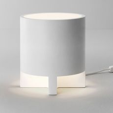 Настольная лампа с арматурой белого цвета, плафонами белого цвета Astro 8115