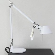 Настольная лампа с арматурой белого цвета, плафонами белого цвета Artemide A005920+A008620 (MINI)