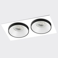 Точечный светильник с арматурой белого цвета, плафонами белого цвета ITALLINE SOLO SP02 WHITE/BLACK/WHITE
