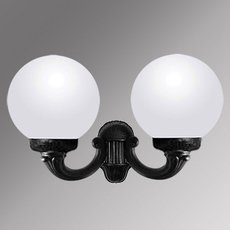 Светильник для уличного освещения с плафонами белого цвета Fumagalli G30.142.000.AYE27