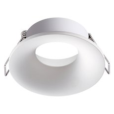 Точечный светильник с арматурой белого цвета, металлическими плафонами Novotech 370640