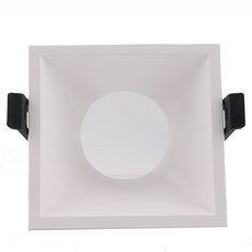 Точечный светильник с арматурой белого цвета, пластиковыми плафонами Mantra 6845