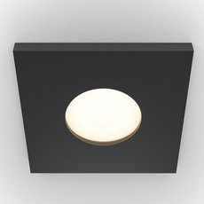 Точечный светильник с металлическими плафонами Maytoni DL083-01-GU10-SQ-B