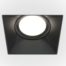Точечный светильник с металлическими плафонами чёрного цвета Maytoni DL042-01-SQ-B