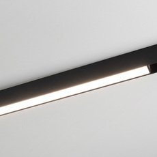Шинная система с арматурой чёрного цвета, металлическими плафонами Arlight 032829 (MAG-FLAT-25-L600-18W Day4000)