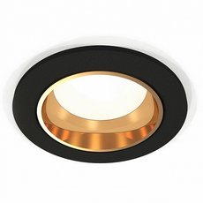 Точечный светильник с плафонами золотого цвета Ambrella Light XC6513004