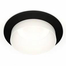 Точечный светильник с плафонами белого цвета Ambrella Light XC6513020