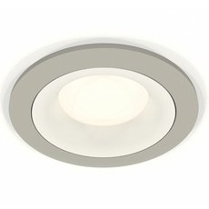 Точечный светильник с плафонами белого цвета Ambrella Light XC7623001