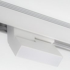 Шинная система с арматурой белого цвета, металлическими плафонами SWG SY-601254F-10-WH-NW